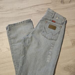 Wrangler Men's Light Blue Straight Jeans